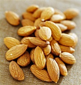 almonds (topic : family meal)