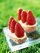 strawberries on reims biscuits with rose cream (topic: strawberries)