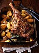 Leg of lamb with rosemary and potatoes