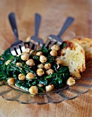 pan-fried spinach with chickpeas and olive oil