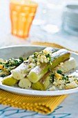Caramelized leeks with crumbled boiled eggs