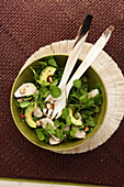 Portulak-Salat mit Mozzarella und Avocado