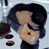 Mit Roter Bete gefärbte Foie Gras mit Szechuanpfeffer