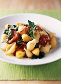 Orechiette with apples,spinach and raw ham