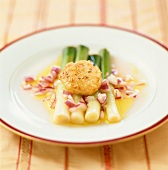Pan-fried scallop,leeks and onions with butter sauce