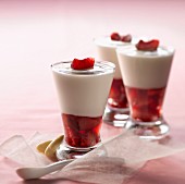 Almond-flavored yoghurt with cherry jelly