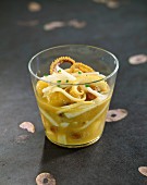 Sepia mit Curry im Glas