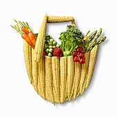 Gemüse in Form eines Einkaufskorbs (Symbolbild)