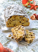 Stollen and Christmas decorations