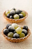 White and black grape tartlets