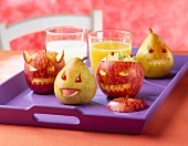Lustige Äpfel und Birnen für Halloween