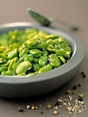 Broad beans with pepper