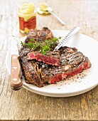 Grilled entrecôte with thyme