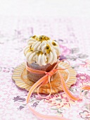 Gin-passionfruit cupcakes