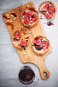 Fig tartlets with star anis syrup