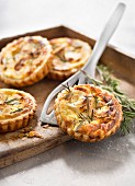 Goat's cheese, honey and rosemary tartlets