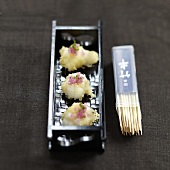 Gebratene Seeteufelmedaillons auf japanische Art