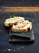 Bass tartare and lime-flavored cream toasts
