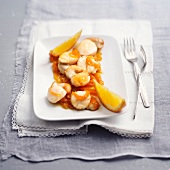 Scallops with caramelized citrus fruit