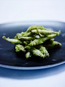 Deep-fried smelts,green Match tea tempura