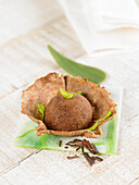 Oat bran, mint and chocolate tartlet