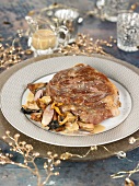 Braised veal entrecôte with mushrooms and shallots