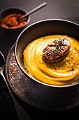 Creamed pumpkin with pan-fried foie gras with mixed spices