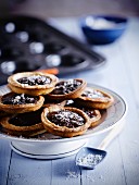 Toffee-chocolate tartlets