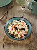 Salad with white beans, cod and black olives