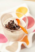 Banana mousse with chocolate flakes