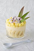 Banana mousse with pineapple