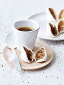 Coffee with marshmallow and brown sugar Oreilles de lapin