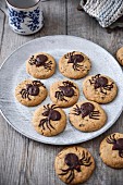 Spinnen-Cookies zu Halloween