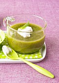 Creamy green bean and mint soup