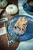 Blackberry and oatmeal cheesecake squares