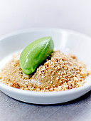 Licorice and mint creamy crumble