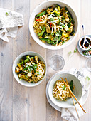 Fried noodles with turkey and green vegetables