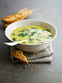 Cream of broad bean soup with spinach and olive oil