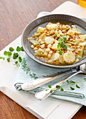 Bean stew with potatoes and leeks (vegetarian)