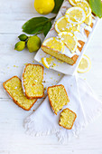 Zitronenkuchen mit Zuckerguss