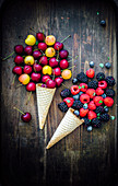 Ice cream-style summer fruit wafles