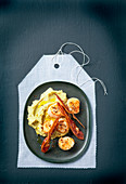 Scallop,hummus and grilled bacon snack