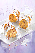 Cookie and meringue mini log cakes