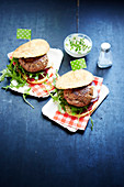 Beef and beetroot pitta bread burgers