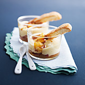Tiramisu-style dessert with apple and cider