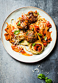 Meatballs with linguini in fennel sauce