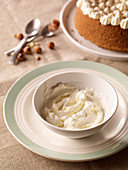 Whipped cream for a gluten-free hazelnut cake with chestnut flour