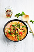 Chorba (Suppe mit Weizenschrot, Gemüse und Fleisch, Nordafrika)
