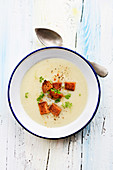 Cream of cauliflower soup with gingerbread croutons