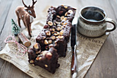 Mini-Schokoladenkuchen mit Haselnüssen für Weihnachten
